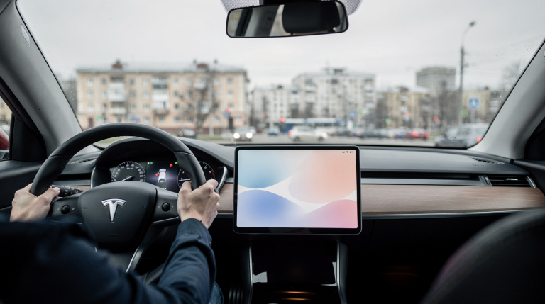 Инфотейнмент в электромобилях: чем отличается опыт от обычных автомобилей